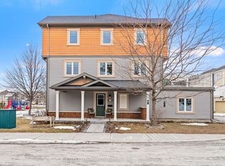 98 Brisote Ln, Ottawa, ON K2S 0V4