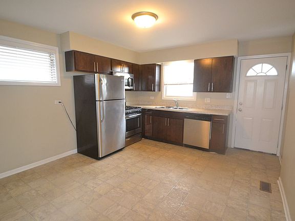 3rd image of 1821 N 40th Ave #2