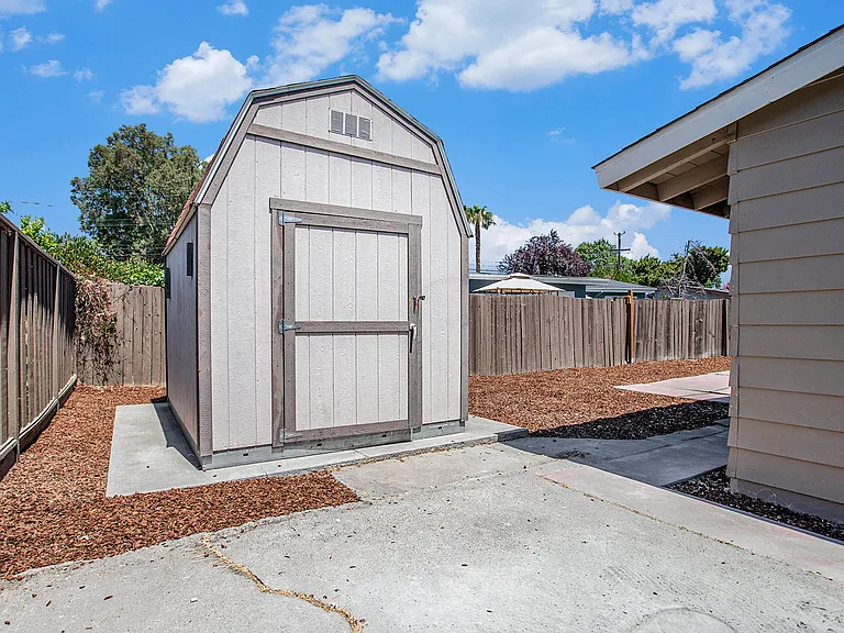 1731 Gelbke Ln — Photo 18