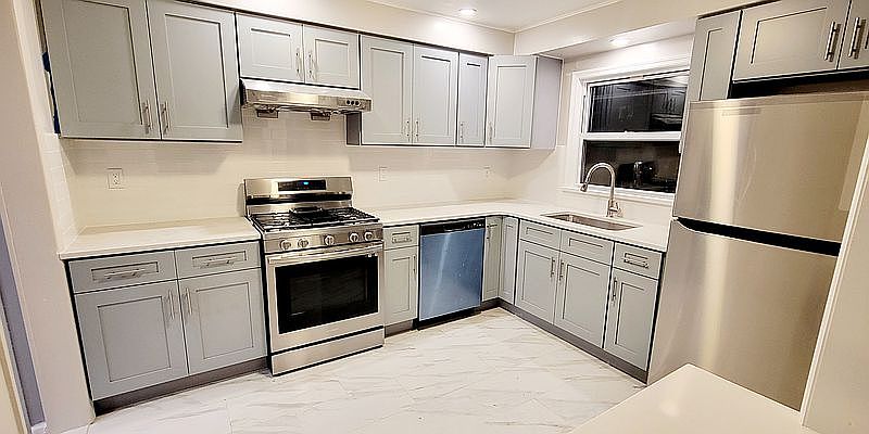 1st image of 3676 Richmond Ave Floor 1