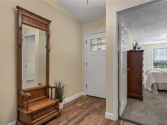 4th image of 1254 Holly Cir