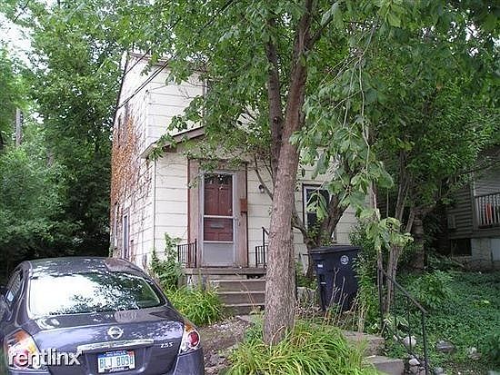 327 John St