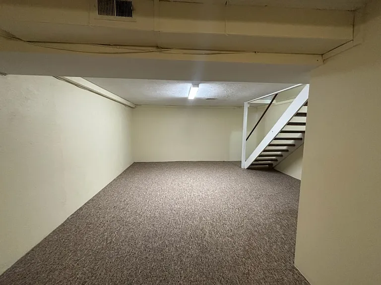 1911 Canterbury Dr #D — Photo 24