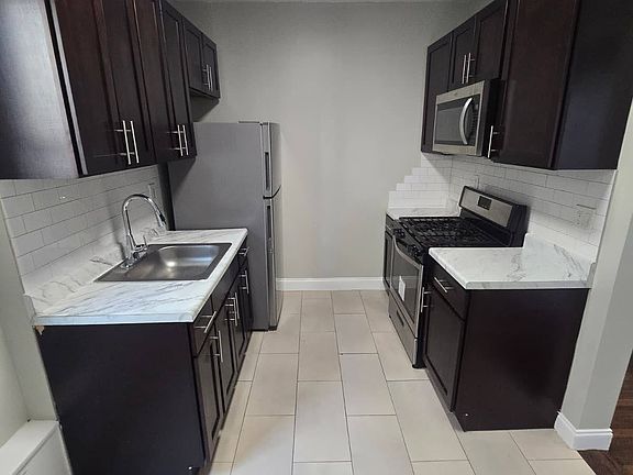 3rd image of 490 Rahway Ave Unit C3