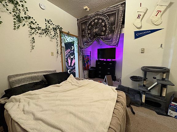 4th image of 532 S Dubuque St #10B