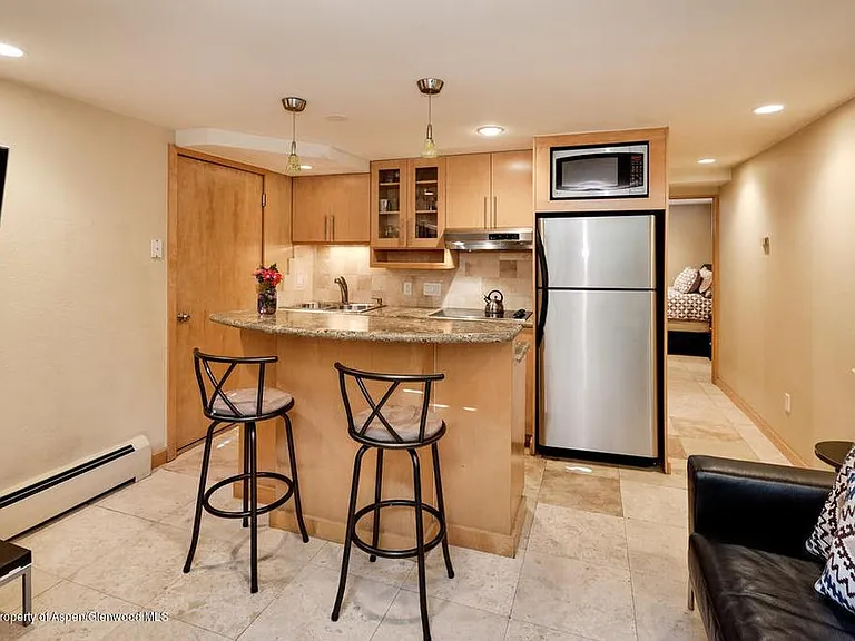 333 W Main St #B — Photo 2
