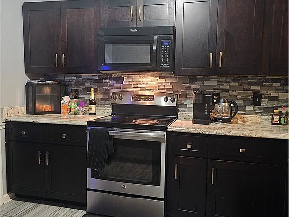 5th image of 7490 Fairpoint Dr