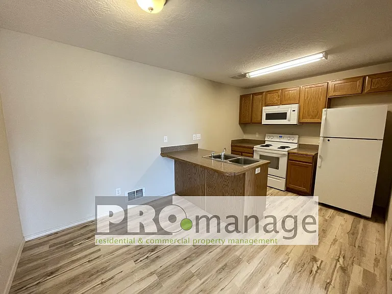 2592 Prospect Dr. — Photo 2