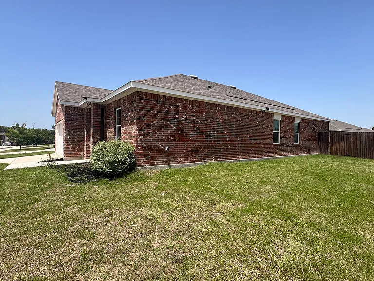 794 Yorkshire Dr — Photo 18