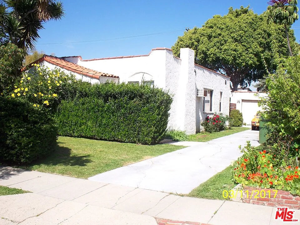 2 bed, 1.0 bath, 990 sqft, $4,875 — Photo 2