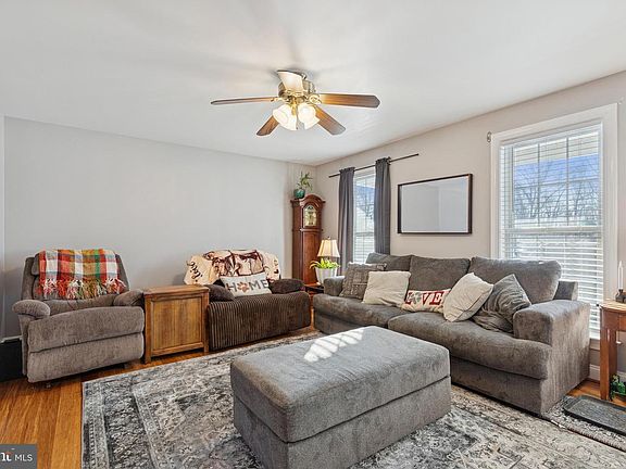 3rd image of 211 Upper Mill Ct