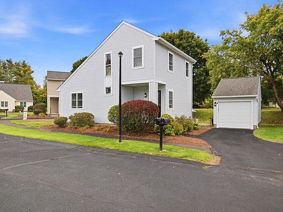 3rd image of 17 Curry Ln #17