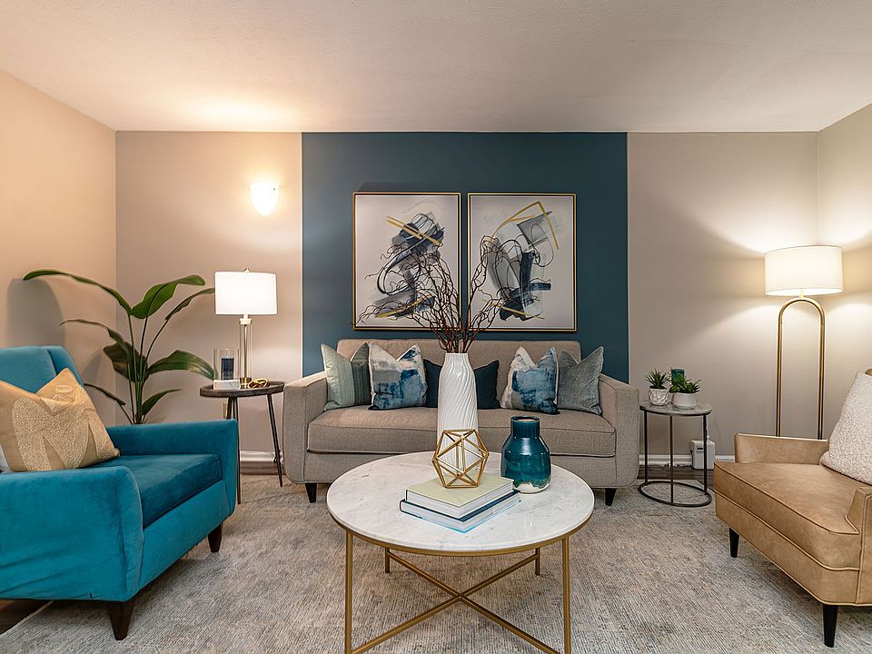 Spacious living room