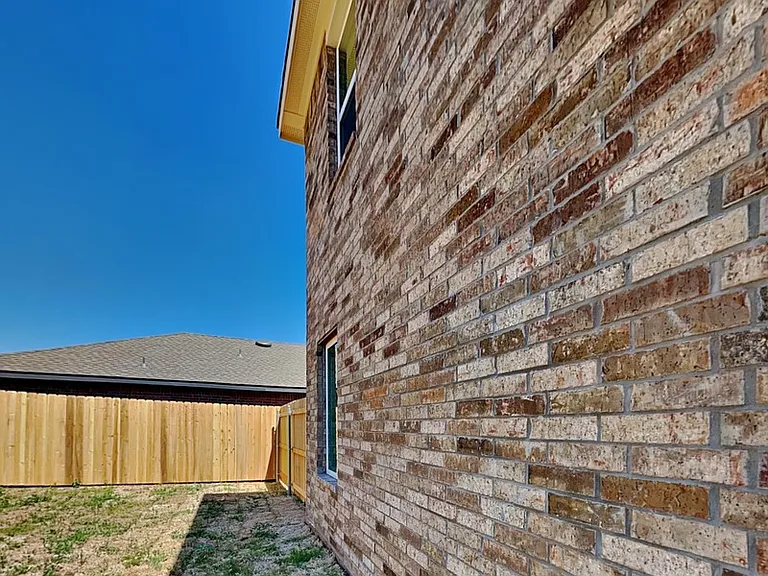 529 Saint Charles Pl — Photo 21