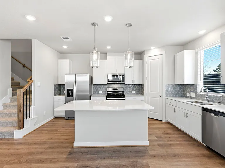 10010 Rustic Charm St — Photo 7