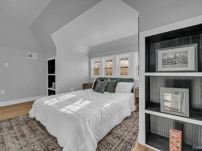 1502 Virginia Park St #B — Photo 12