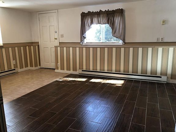 5th image of 21 Hilldale Ave