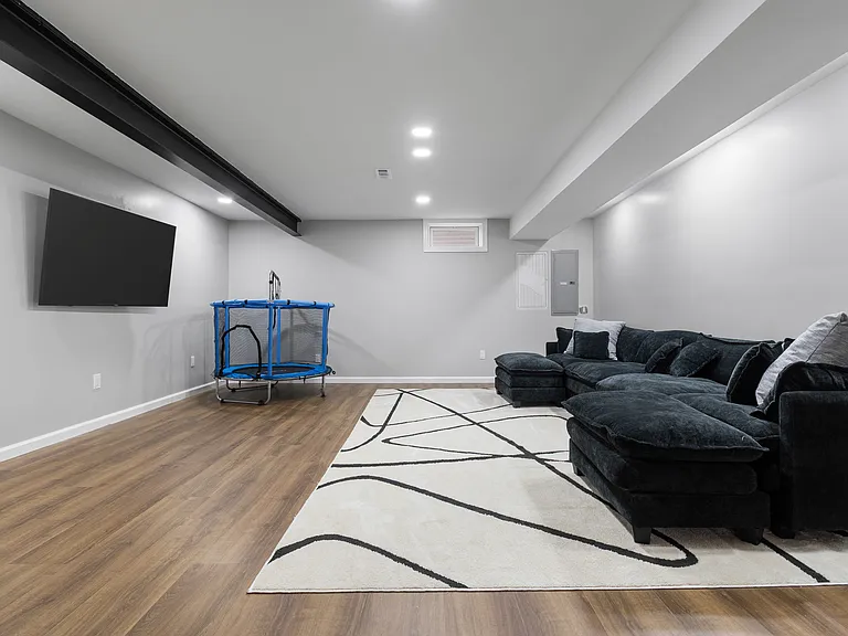 64 Brewster Dr — Photo 30