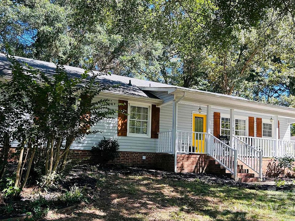 1st image of 209 Pelham Ln