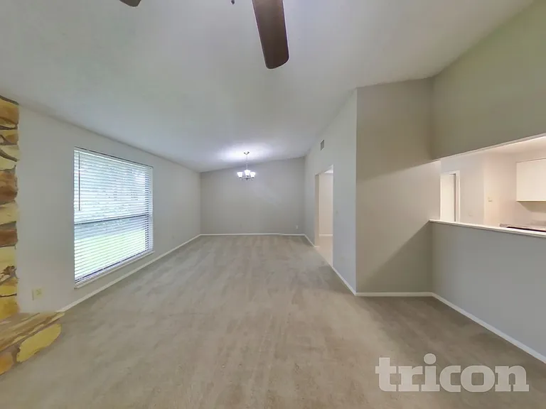 8338 Knotts Landing Dr E — Photo 2