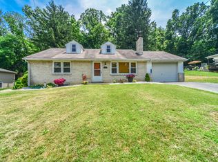 721 Locust St, Mount Wolf, PA 17347