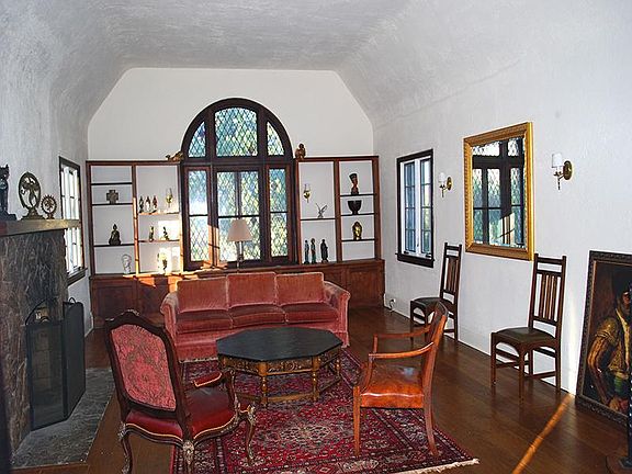 Dramatic Tudor with Old World Character