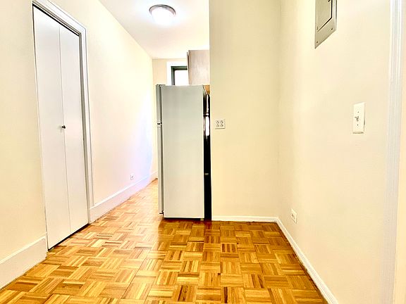 4th image of 509 E 78th St APT 5F