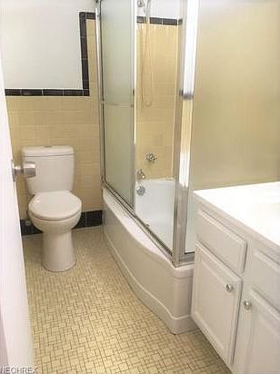 4th image of 11720 Edgewater Dr APT 513
