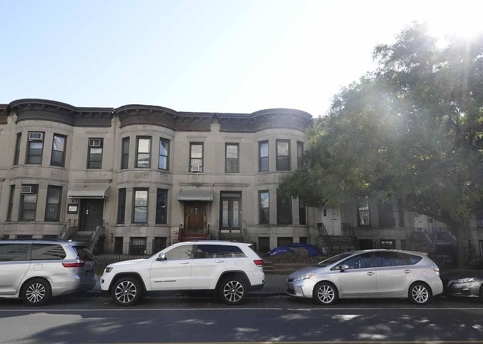 1st image of 4811 Fort Hamilton Pkwy