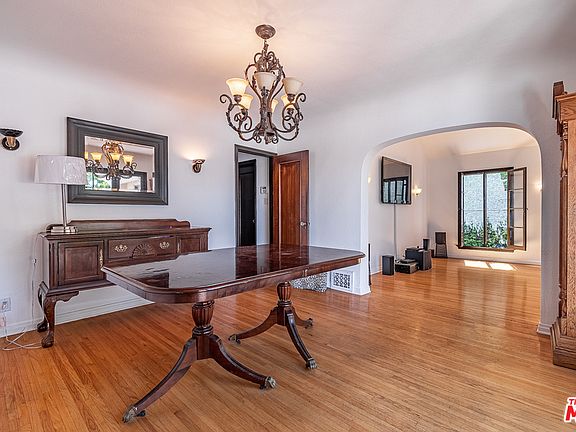4th image of 3456 Westmount Ave