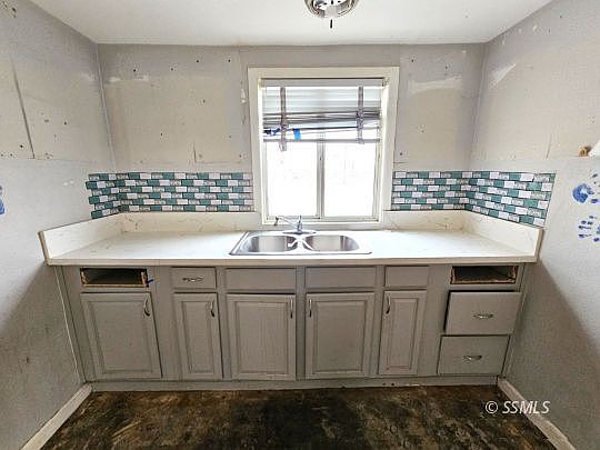 5th image of 306 W Upjohn Ave