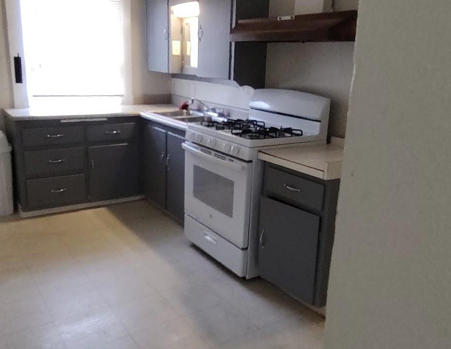 2nd image of 5005 Perry St #4