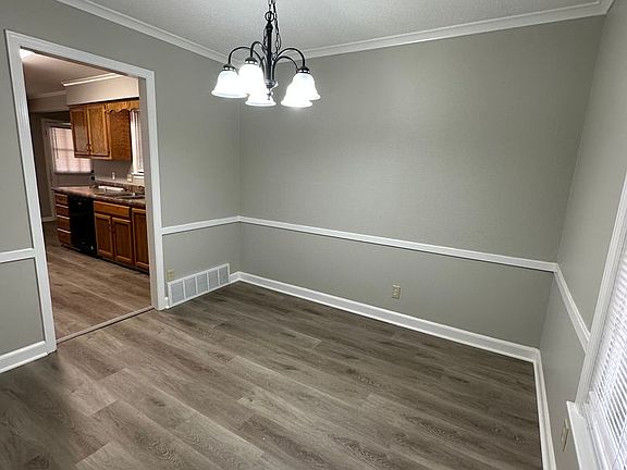 5th image of 2760 Bragg Ln