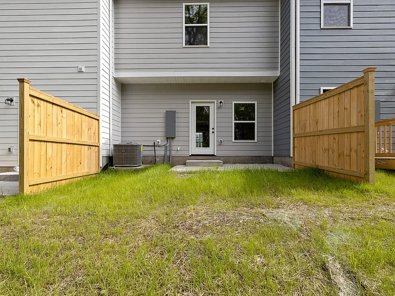 217 Holywell Dr — Photo 12