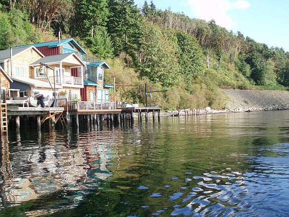 4th image of 103 N Salmon Bch
