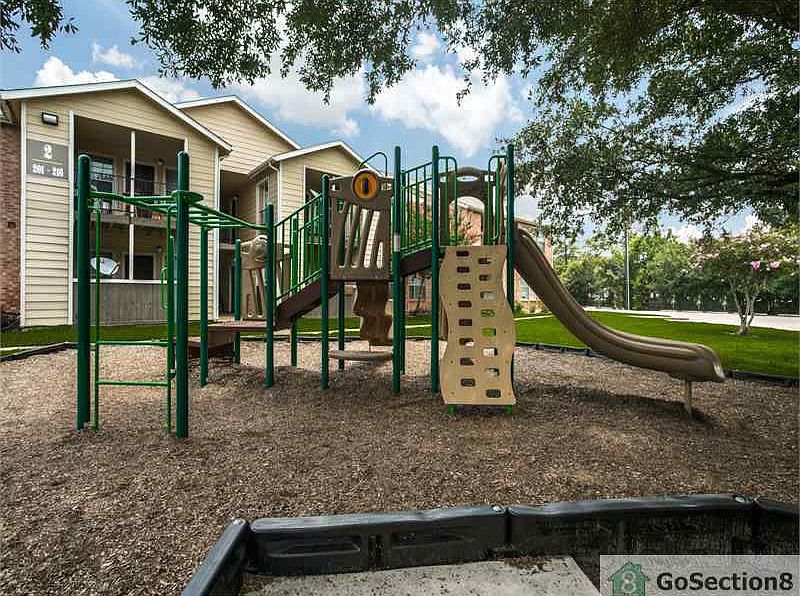 2nd image of 5915 Uvalde Rd #B1
