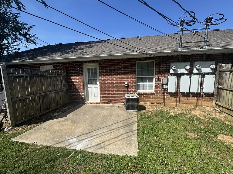 107 Pickle St #C — Photo 8
