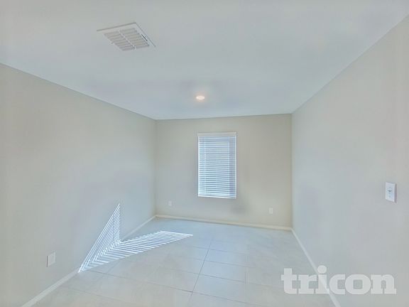 4th image of 1732 Claireborne Ct
