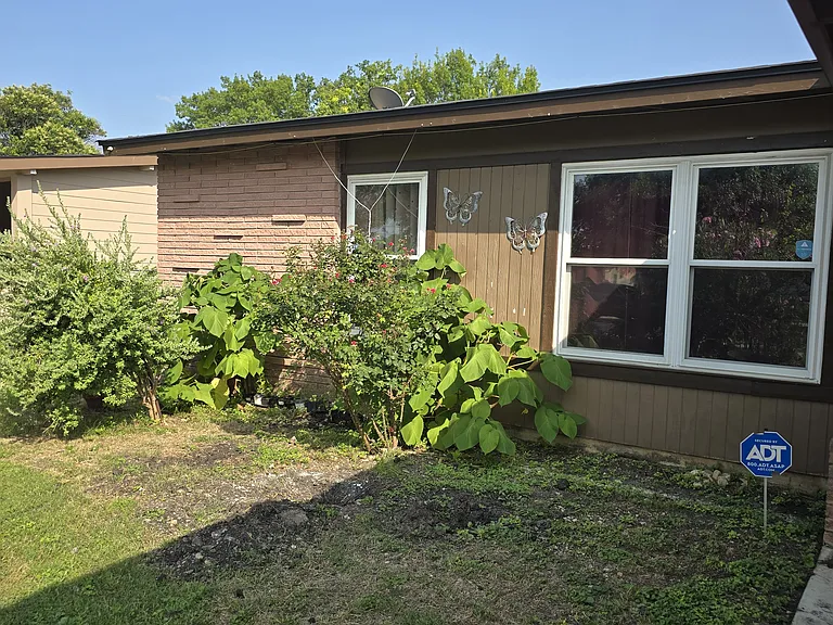 106 Knollwood Dr — Photo 3
