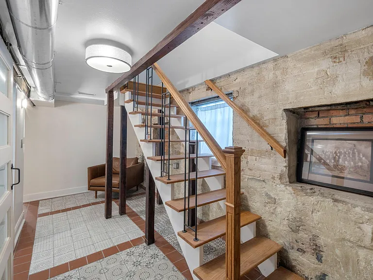 1542 N Campbell Ave #1 — Photo 12