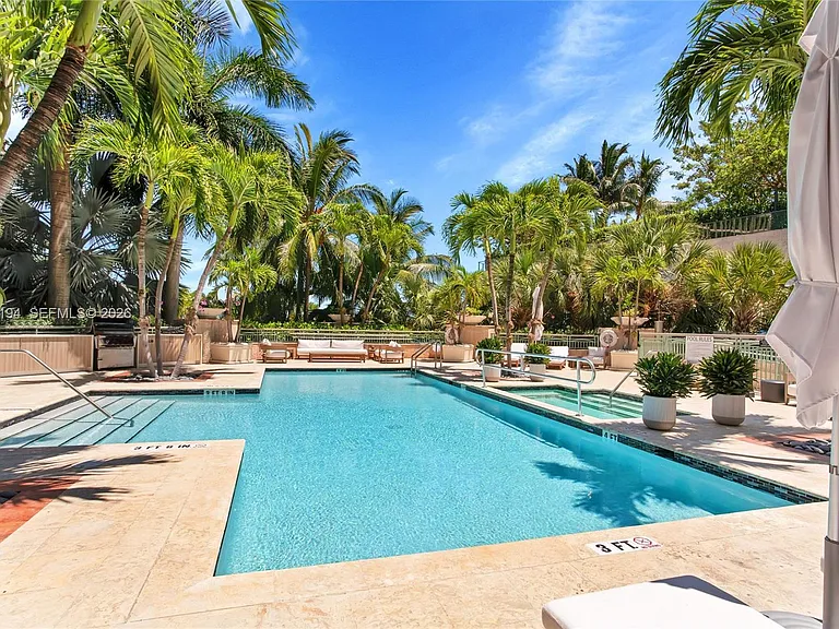 3400 SW 27th Ave #1003 — Photo 16