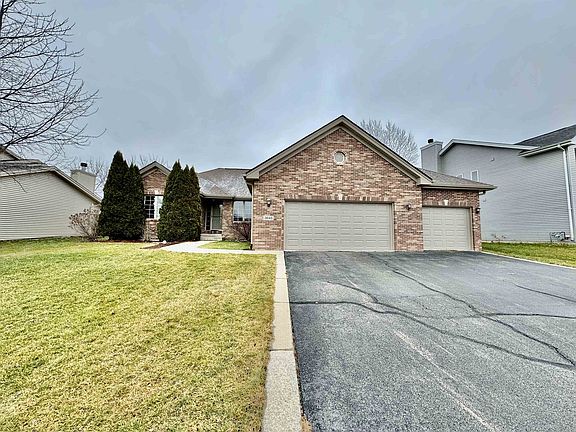 2nd image of 3645 Lakeshore Dr
