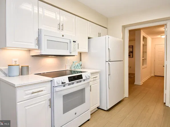 14809 Pennfield Cir APT 415, Silver Spring, MD 20906