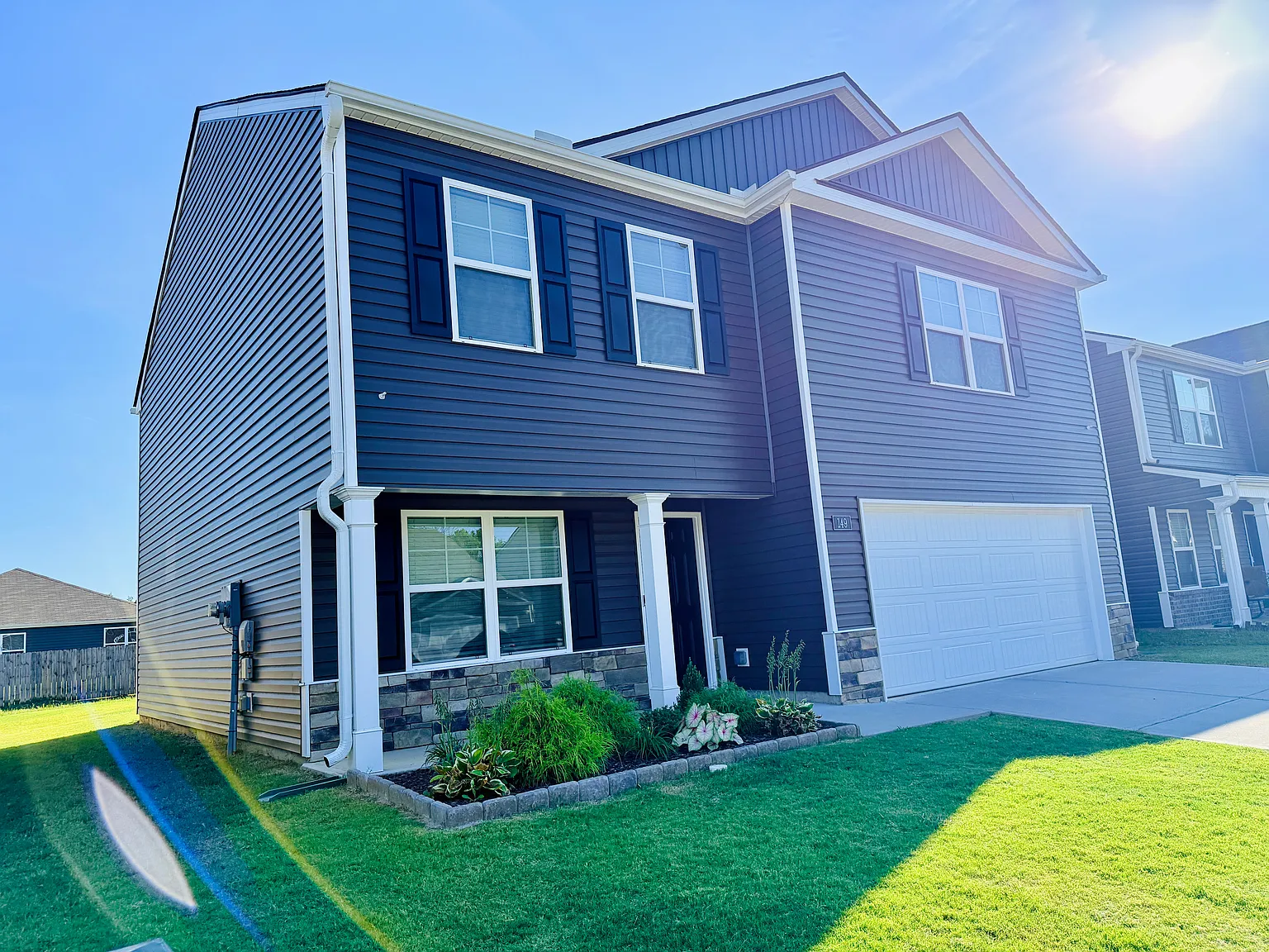 4 bed, 2164 sqft, $2,395 — Photo 2