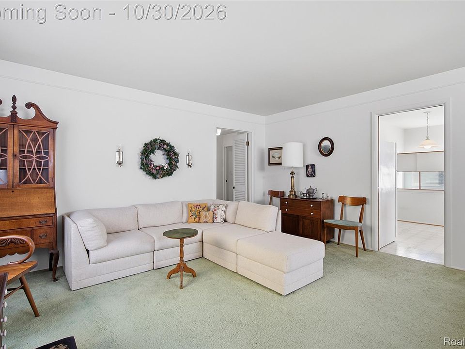21980 Tredwell Ave, photo 4