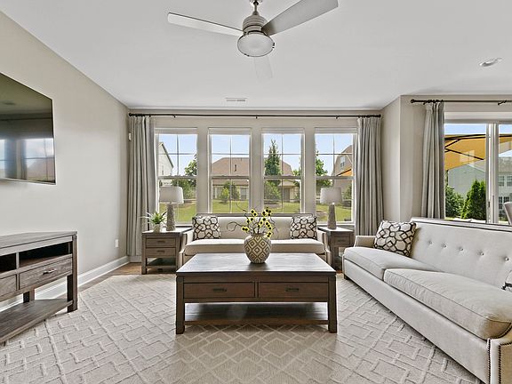 4th image of 15407 Oleander Dr
