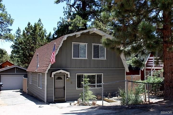1st image of 125 Holmes Ln