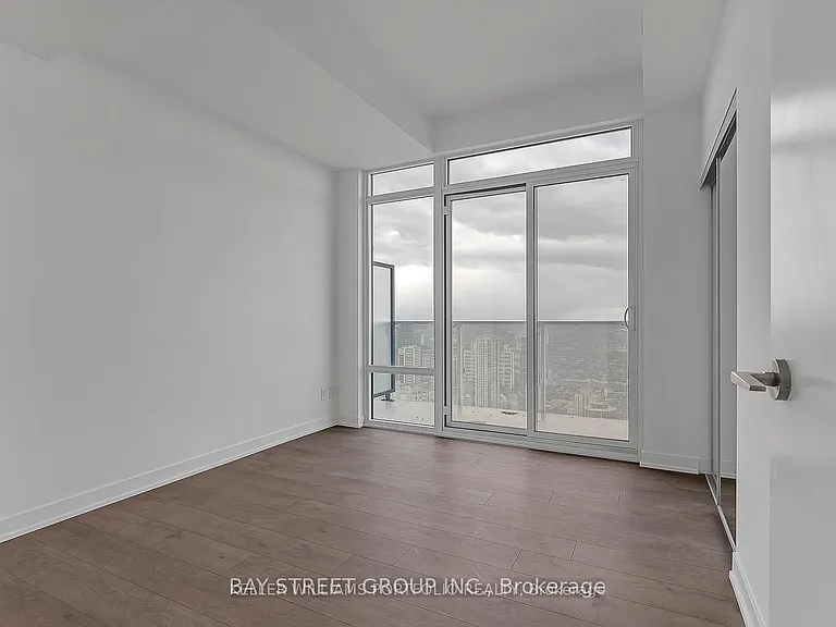 501 Yonge St #3209 — Photo 10