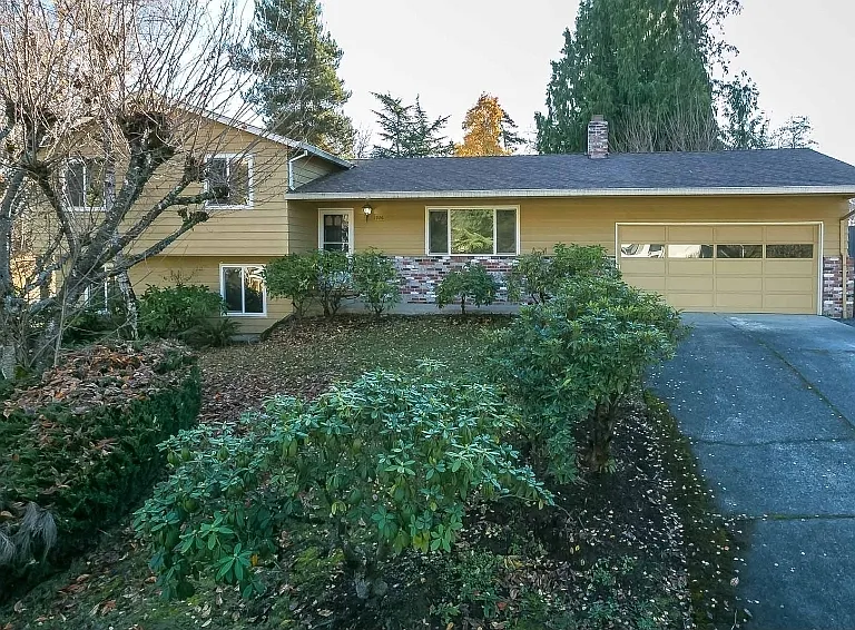 1926 SE Oak St — Photo 1