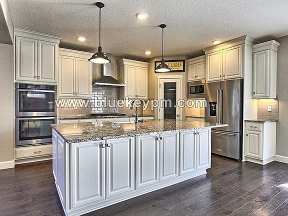 5th image of 16711 NE 98th St